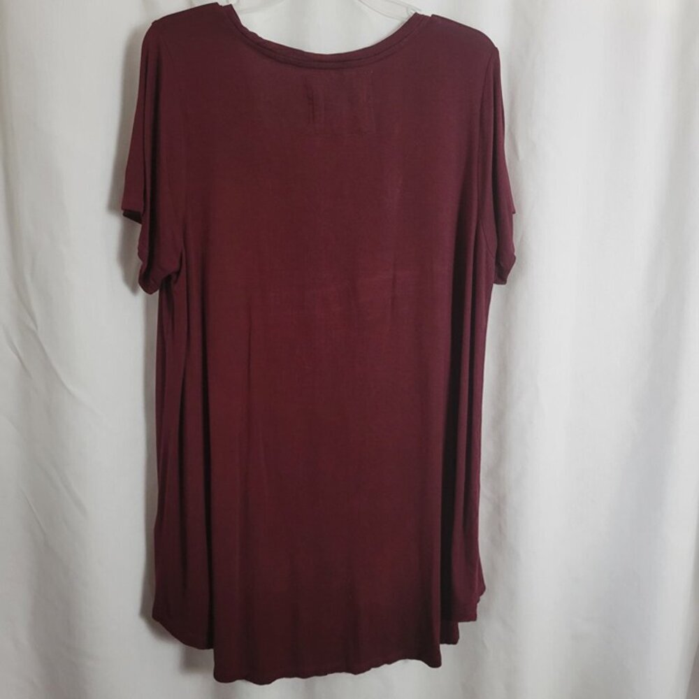 Cupio T-shirt Burgundy V-neck hi-low 1X Plus business casual stretch relaxed - Picture 2 of 10